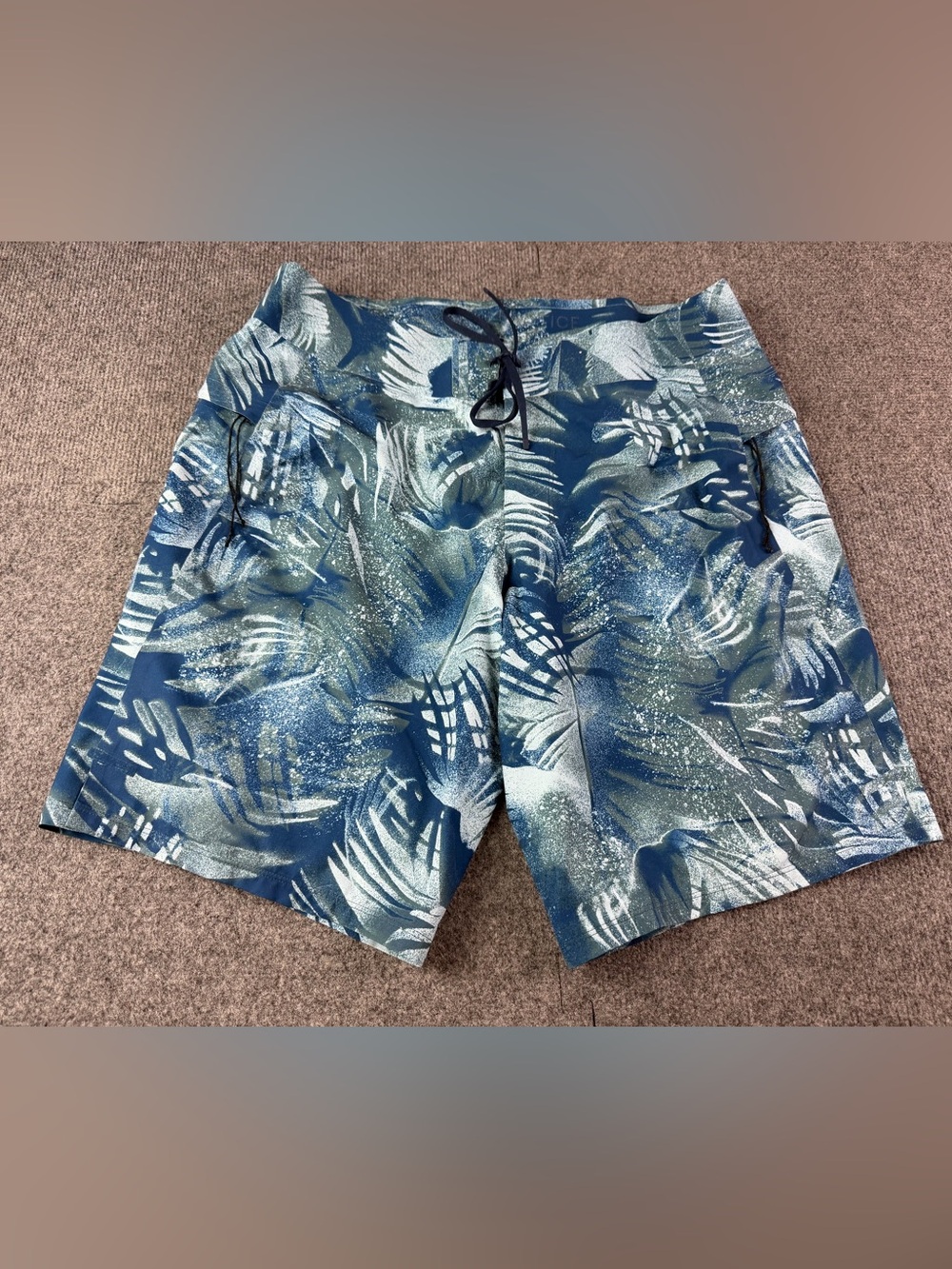 Lululemon Current State Mens Drawstring 10" Floral Boardshorts Size 33 Blue
